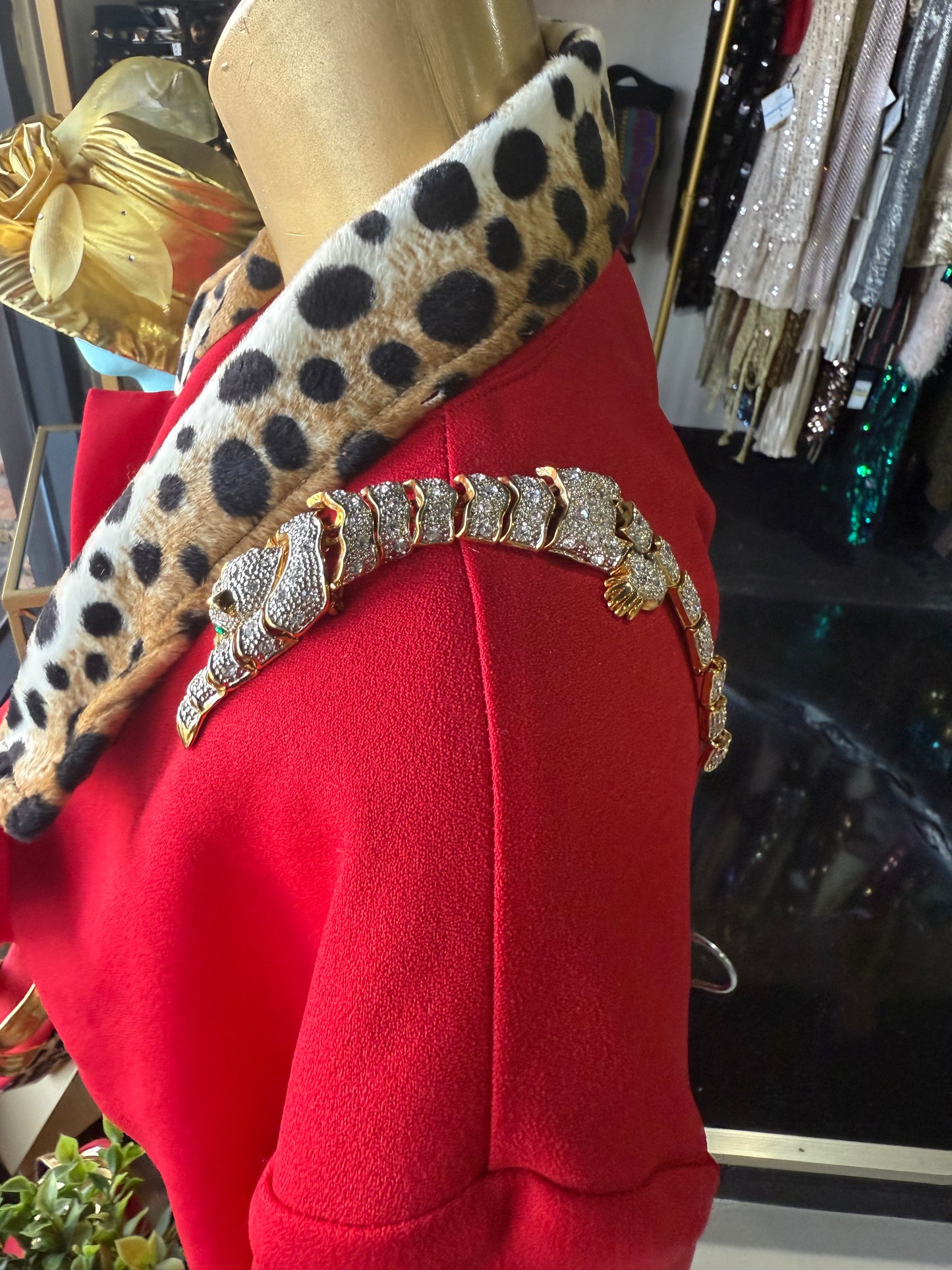 Vintage Tiger Cat Shoulder Brooch