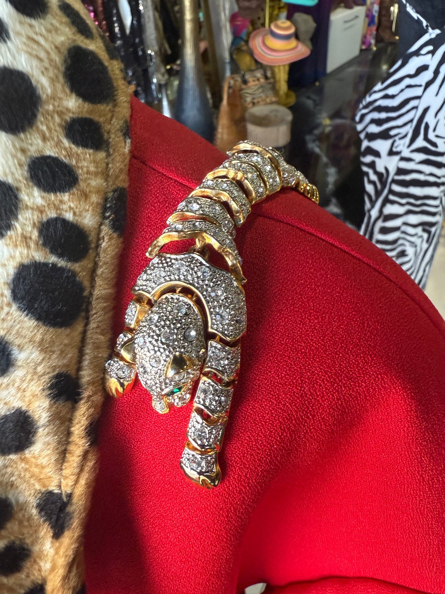 Vintage Tiger Cat Shoulder Brooch